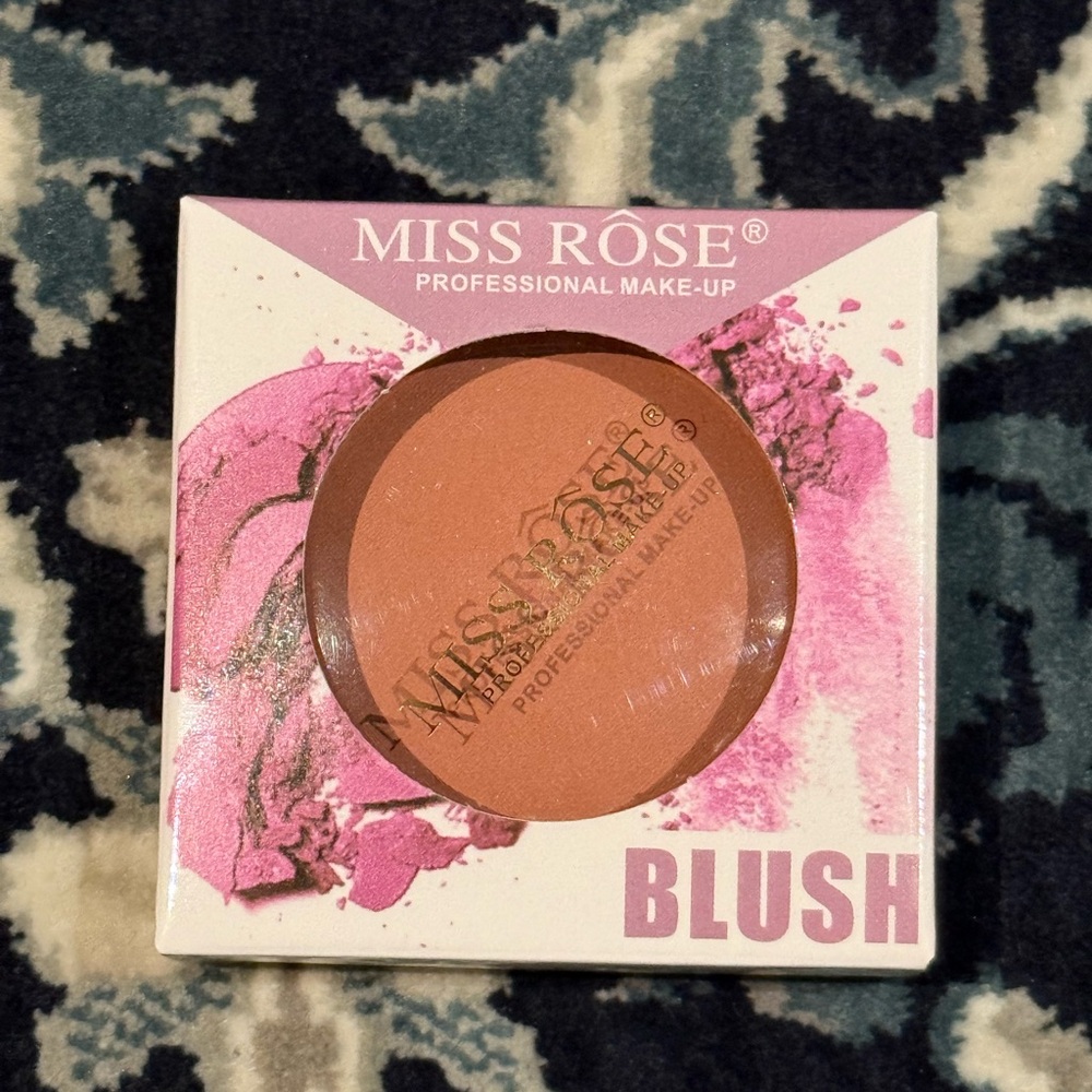 Miss Rose - Blush (makeup)